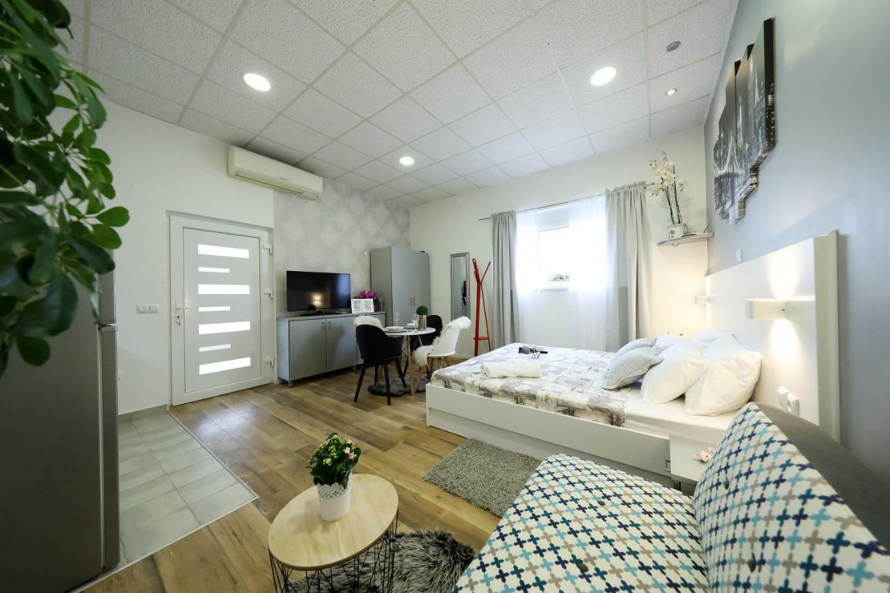Studio Apartman Summer Flower Задар Екстер'єр фото